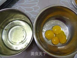 【彩绘蛋糕系列】花儿朵朵蛋糕卷的做法步骤：1