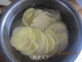 无油健康烤薯片--10分钟搞定休闲小零食的做法步骤:2