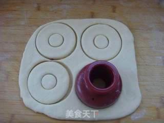 油炸面包圈的做法步骤:6