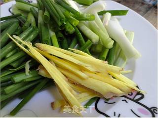 膏蟹炒韩国年糕的做法步骤:2