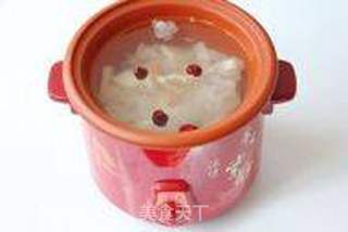 润肺的甜蜜饮品——银耳雪梨莲子汤的做法步骤:7