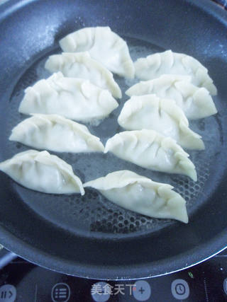 香喷喷滴美味【秘制梅香煎饺】的做法步骤:11