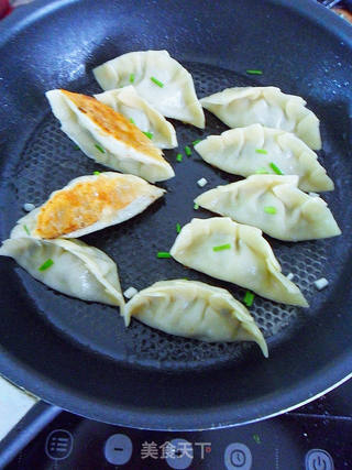 香喷喷滴美味【秘制梅香煎饺】的做法步骤:12