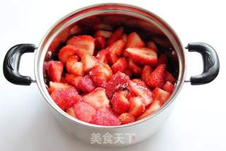 草莓果酱的制作的做法步骤:4