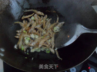 干鱼炖土豆的做法步骤:5