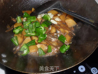 干鱼炖土豆的做法步骤:8