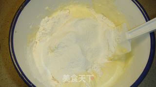 穿着夏洛特外衣的芒果慕丝蛋糕的做法步骤:6