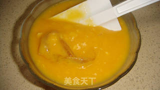 穿着夏洛特外衣的芒果慕丝蛋糕的做法步骤:10