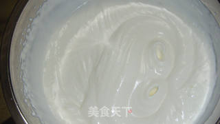 穿着夏洛特外衣的芒果慕丝蛋糕的做法步骤:11