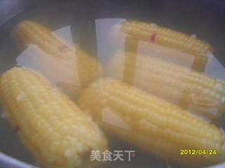 煮玉米的做法步骤:4