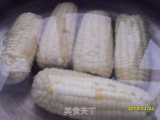 煮玉米的做法步骤:3
