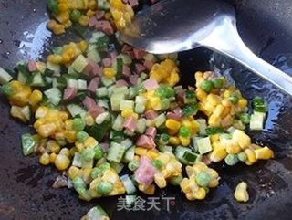 五彩缤纷—什锦蛋炒饭的做法步骤：3