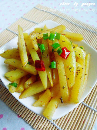【COOK100畅销组合装试用报告3】干煸土豆条的做法步骤:11