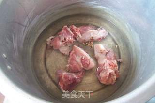 海带黄豆龙骨汤的做法步骤:3