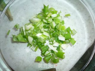 葱香花卷的做法步骤：2