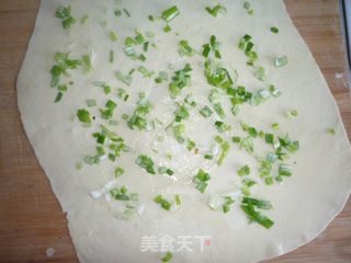 葱香花卷的做法步骤：4