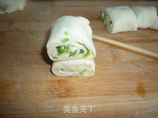 葱香花卷的做法步骤：7