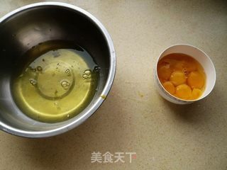 自制电饭锅奶香蛋糕的做法步骤：3