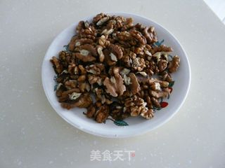 简单营养——咸味核桃仁的做法步骤：1