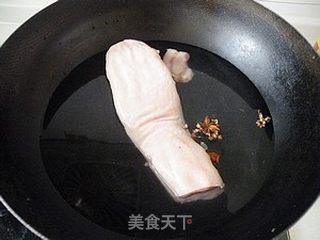 梅菜扣肉的做法步骤：2