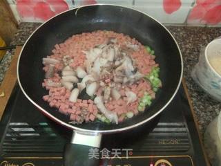 鱿鱼火腿炒饭的做法步骤:7