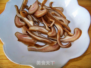 心蓝手制私房菜【小炒猪耳】——停不了嘴的下酒好菜的做法步骤:5