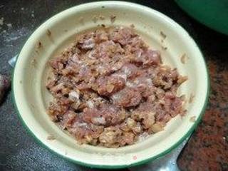两个人的营养午餐-----冬菇肉饼窝蛋饭的做法步骤:2