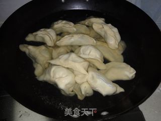 蒲公英猪肉饺子的做法步骤：10