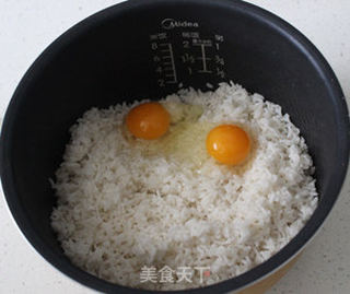 扬州蛋炒饭之金裹银蛋炒饭的做法步骤:2