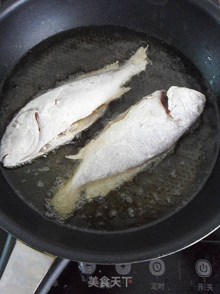 【酱香浓郁,鱼肉入味 】酱香白果鱼的做法步骤:5