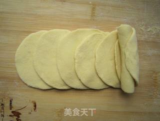 玉米玫瑰馒头的做法步骤:7