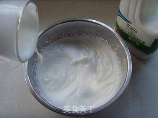 车厘子优酪乳慕斯的做法步骤:7