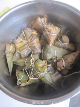 咸肉花生粽的做法步骤:16