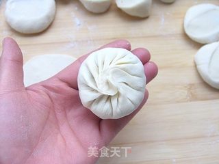 春来槐花香——槐花水煎包的做法步骤:11