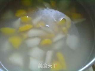 雪梨枇杷羹的做法步骤:4