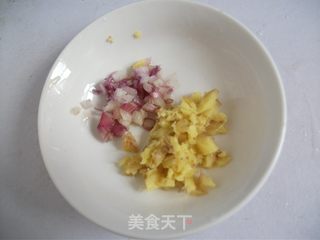 红枣枸杞蒸鸡的做法步骤:3