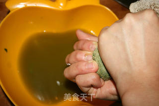 【菠菜两吃法,新派菜谱】翡翠面的做法步骤:4