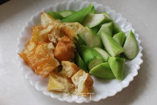 立夏。【丝瓜烩油条】的做法步骤:2