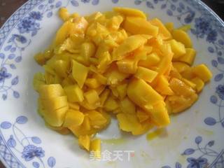 芒果牛奶布丁(附取芒果肉方法)的做法步骤:5