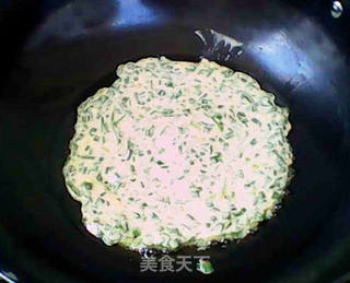 韭菜鸡蛋饼的做法步骤:8