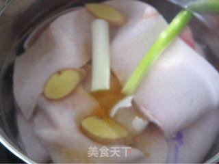 为春节家宴添彩的水晶猪皮冻的做法步骤:2