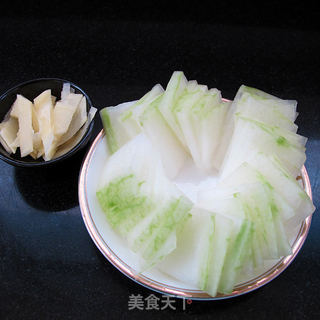 茯苓冬瓜鸭汤 :夏季调理脾胃第一汤的做法步骤:2