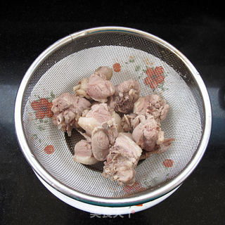 茯苓冬瓜鸭汤 :夏季调理脾胃第一汤的做法步骤:3