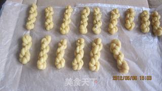 香酥麻花的做法步骤:4