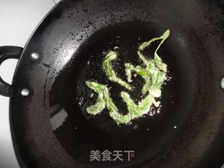 酥炸香椿鱼的做法步骤：4