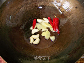 心蓝手制私房菜【正宗三杯鸡】——折磨吃货的浓香鸡肉的做法步骤:2