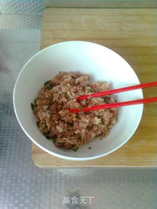茄子五花肉蒸包的做法步骤:4
