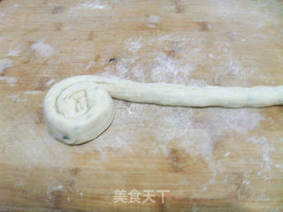 简单易做的——酥松葱花油饼(附烫面的详细做法)的做法步骤:19