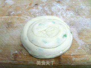 简单易做的——酥松葱花油饼(附烫面的详细做法)的做法步骤:20