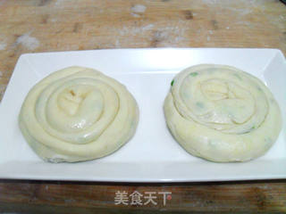 简单易做的——酥松葱花油饼(附烫面的详细做法)的做法步骤:21